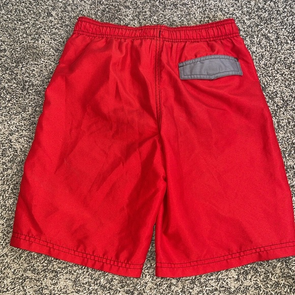 Boys swim trunks size 8 red gray black - Picture 6 of 16